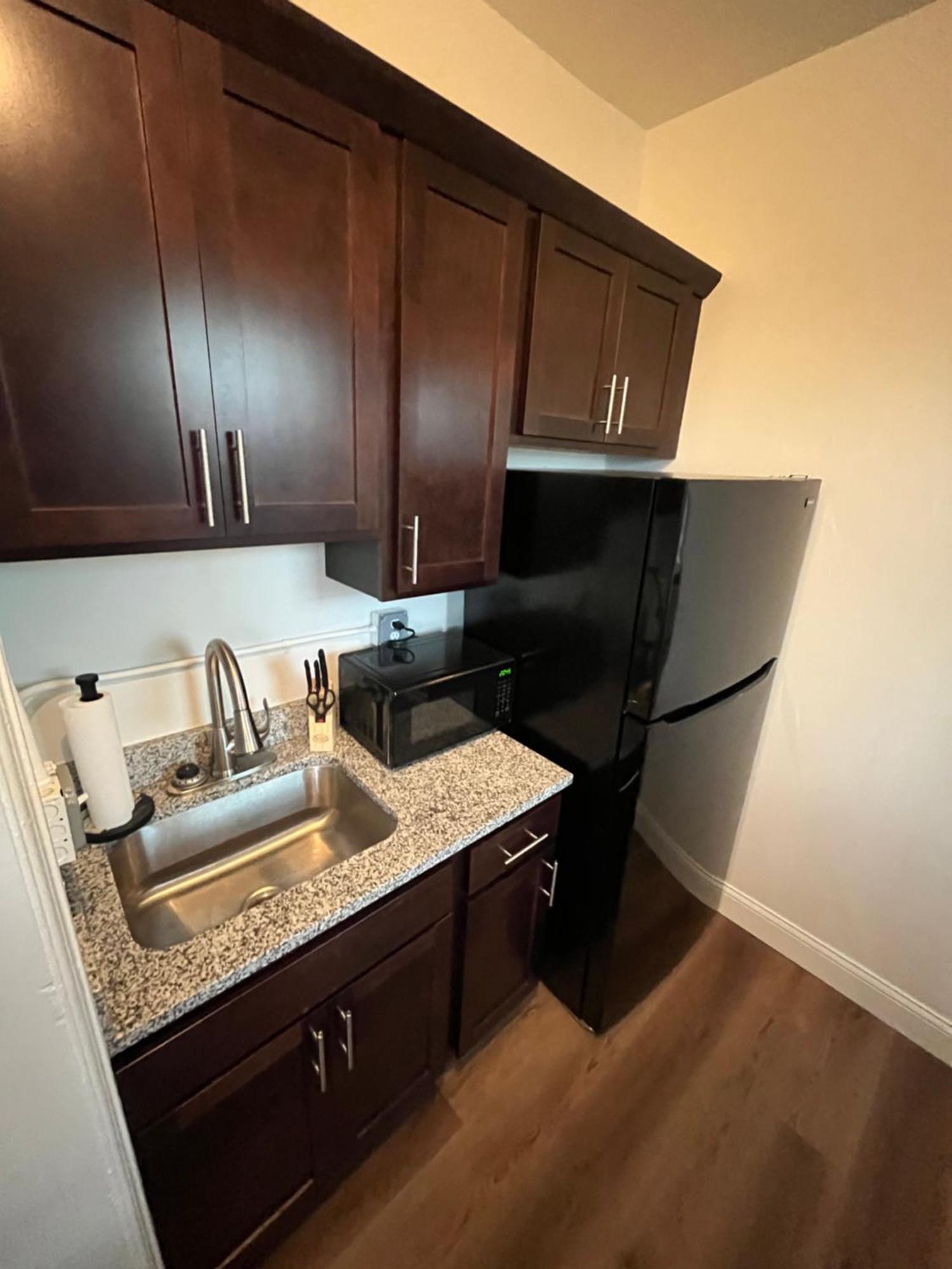 2 Bedroom Stylist Apartment ดีทรอยต์ ภายนอก รูปภาพ